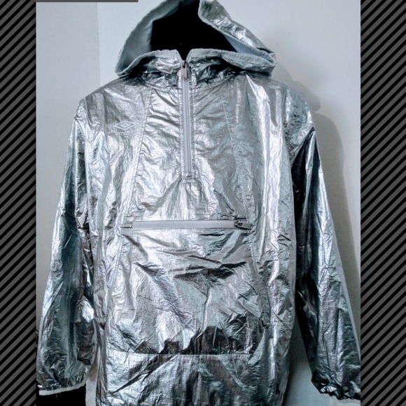 Umbro Jackets & Blazers - Umbro Windbreaker pullover Metallic Jacket NWT